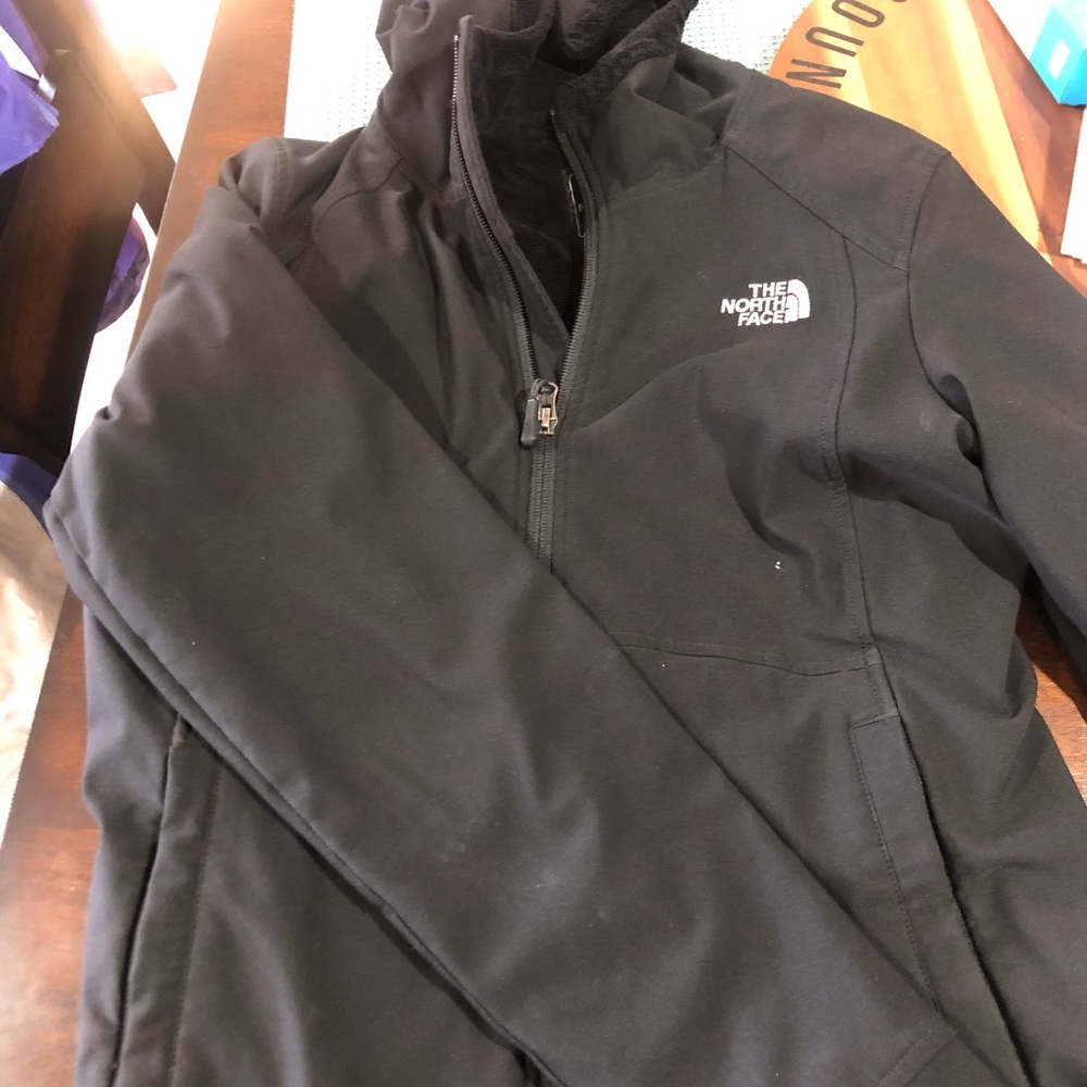 Woman’s Northface jacket